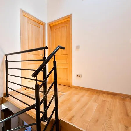Stefi Villa